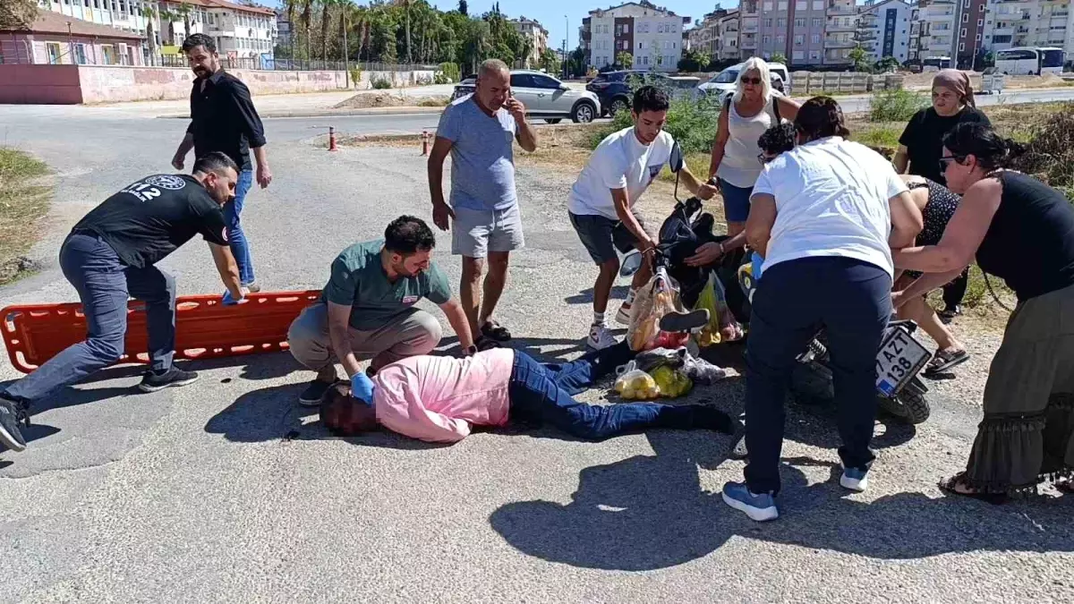 Manavgat’ta Motosiklet Kazası: 60 Yaşındaki Sürücü Ağır Yaralandı