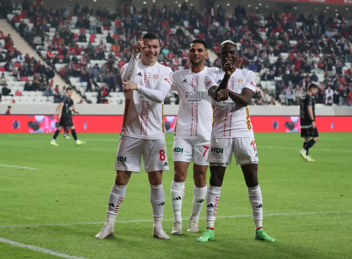 Antalyaspor, Kocaelispor’u 3-1 Yenerek Ziraat Türkiye Kupası’na Galibiyetle Başladı